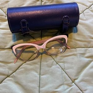 Nw 77th glasses w case